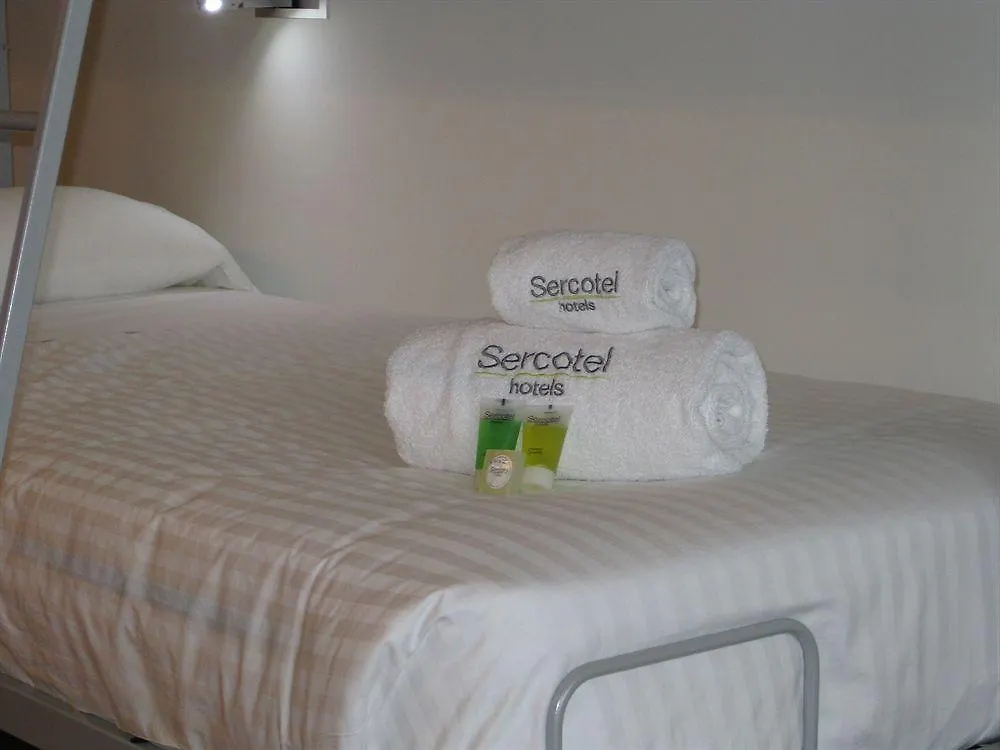 Residencia Deportiva Sercotel Barcelona Sailing 산트 아드리아 데 베소스 호스텔