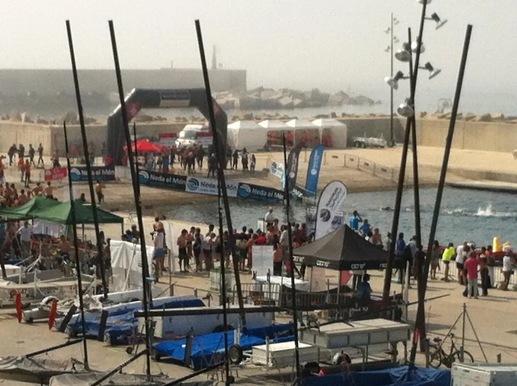 호스텔 Residencia Deportiva Sercotel Barcelona Sailing 산트 아드리아 데 베소스